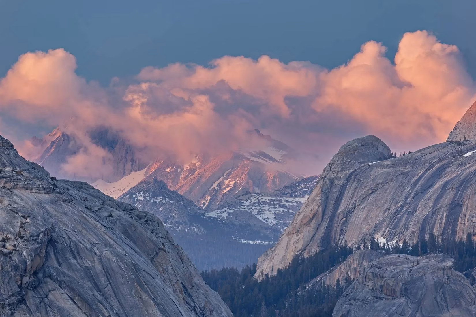 my-epic-journey-on-california-s-mighty-190-from-giant-trees-to-death-valley-s-embrace-image-3