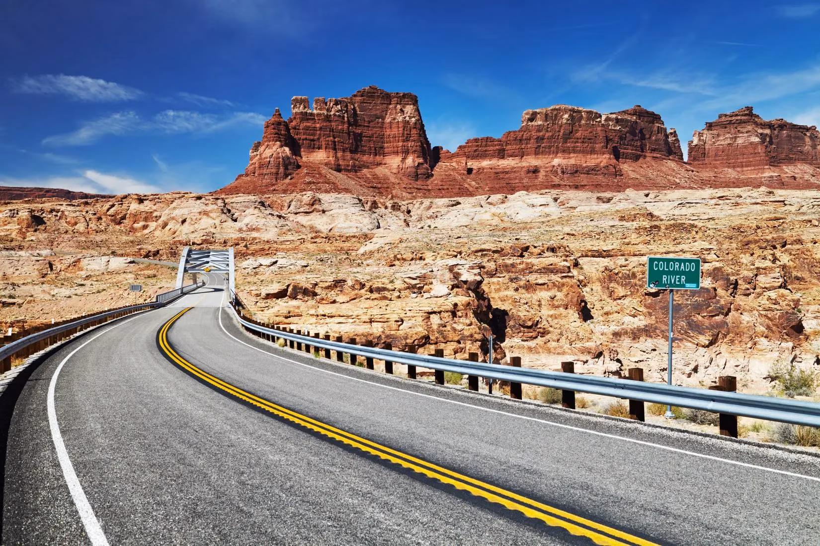 the-ultimate-utah-road-trip-discovering-the-solitude-and-majesty-of-highway-95-image-3