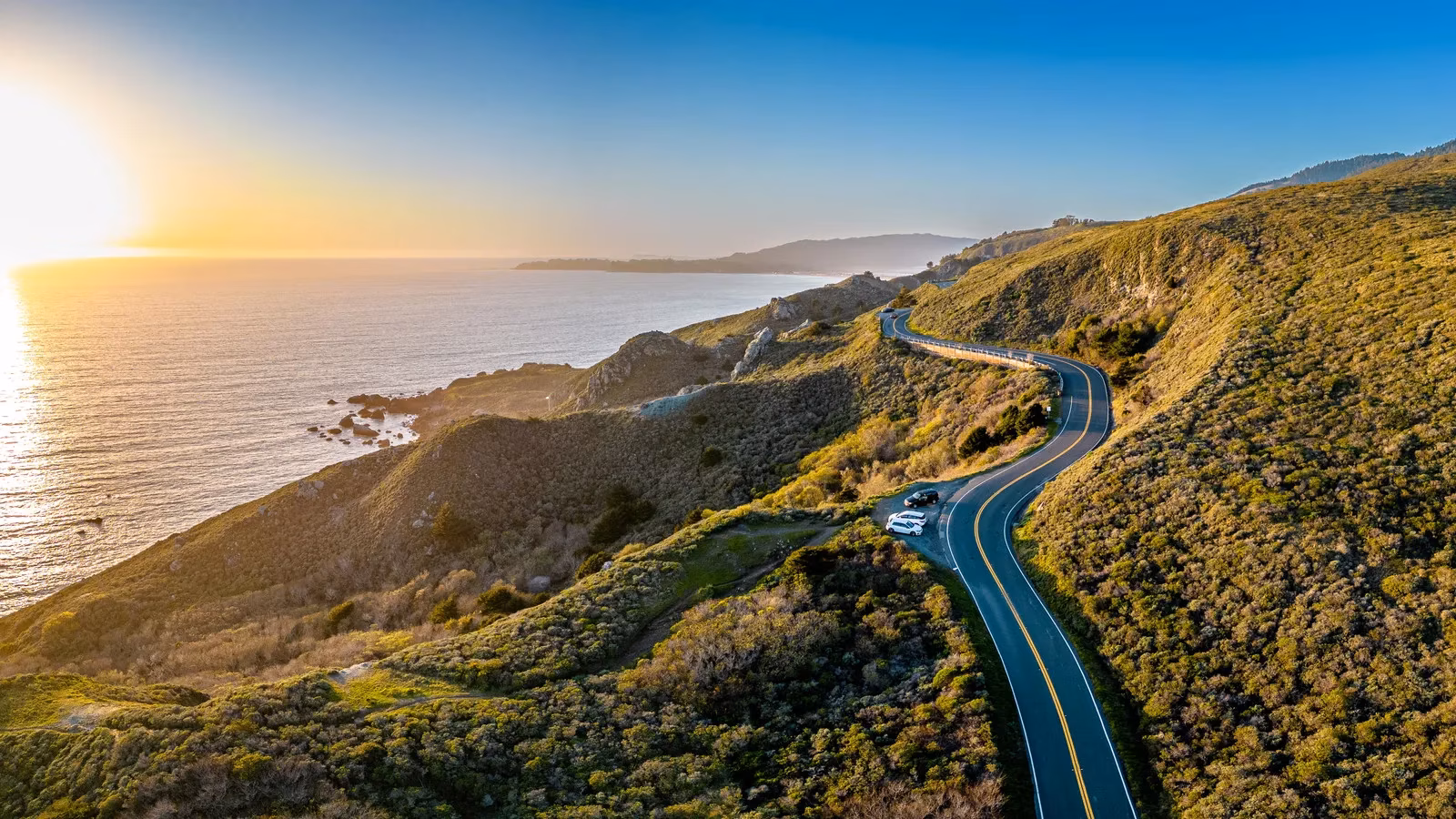 california-s-gas-price-dip-tempts-canadian-snowbirds-amid-travel-shifts-image-0