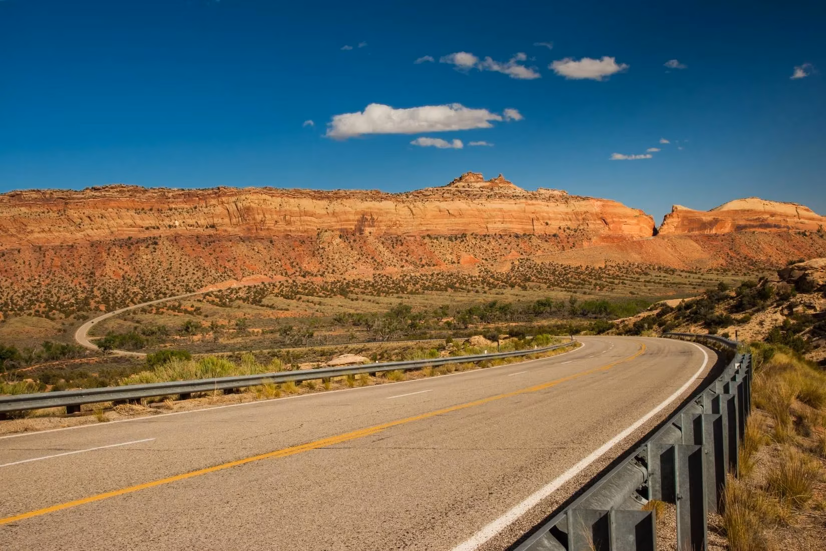 the-ultimate-utah-road-trip-discovering-the-solitude-and-majesty-of-highway-95-image-1